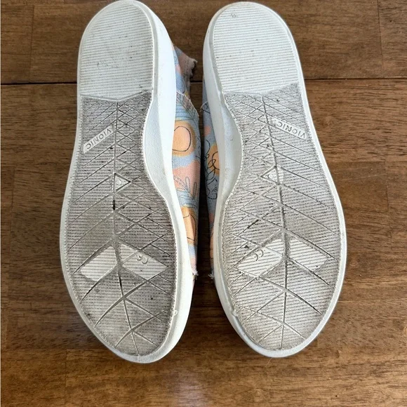 Vionic Beach Pismo Slip-on Sneakers in Pastel Blue and Peach- size 9. EUC - Picture 12 of 12